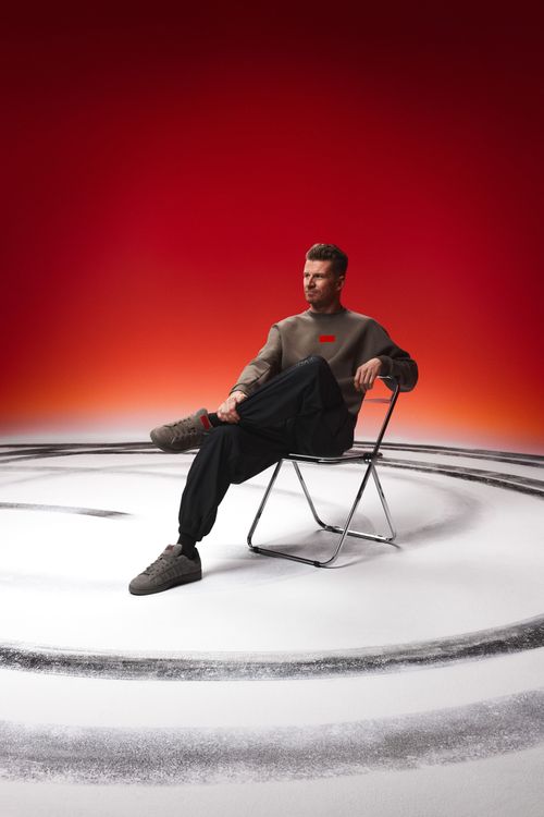 Nico Hulkenberg em Elevated Range da coleção adidas x Audi Revolut F1 Team.jpg