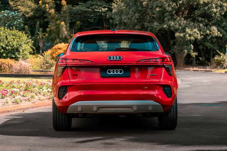 Q3 Sportback_3.jpg